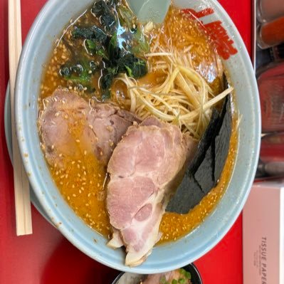 JDK_VT59's profile picture. 現在27歳で年内で体脂肪率を30%切る事を目標に筋トレ頑張るマン💪ラーメン美味すぎてやめられないけど体脂肪落としたい