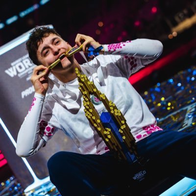 🇫🇷 #RL pro player for @TeamVitality RLCS WORLD CHAMPIONS. 22yo
Contact : @CyrilBerges.