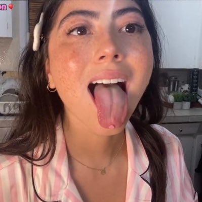22 obsession with trïbs, streamers, anime, anything cüm