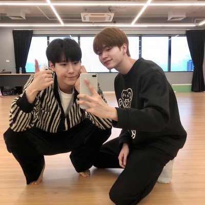 ʏɪɴ ᴡᴀʀ ꜰᴏʀᴇᴠᴇʀ ₍ᐢ`🐽´ᐢ₎ ติ่งหลายด้อมตอนนี้คลั่งจูมาร์ค 𑁤 JummoKhongJuMark 𐙚⋆°。แวะเวียนไปในทุกทุกด้อม ¡