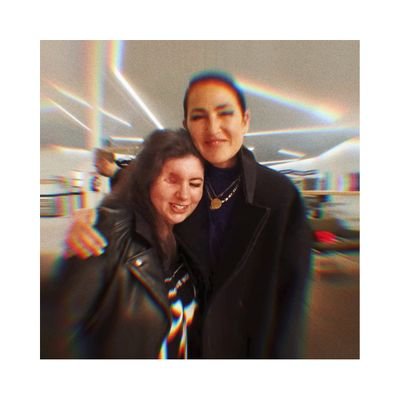 ItsHollieMay_'s profile picture. Song-writer/Singer
I am @JOANPOLICEWOMAN best friend, 10 years♡
Snapchat: @ItsHollieMayx