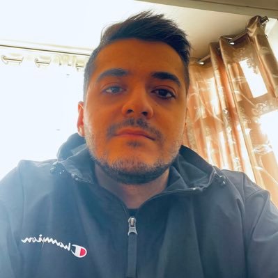 Arminn_j's profile picture. 😯