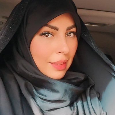 کارشناس ارشد حقوق جزا و جرم شناسی
کارآموز وکالت⚖️
فعال رسانه ای🎙
عکاس و استایلیست
«و أنَا أبحَثُ عنِّي؛ وَجَدْتُكَ یٰا حُسین..!»
