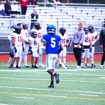 Mekhi Green
C/O '29, G.P.A (4.0)
Detroit Catholic Central
Football-Track-Basketball
WR, DB, and RB
https://t.co/ZeqgTRdU4U