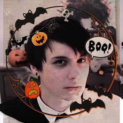 yllw_cowboy_hat's profile picture. ♱ he/him ♱ chronologically online ♱ early halloween prepper ♱ 🇦🇺🏳️‍🌈🚬 ♱ i love my never online husband @silkpresspete ♱