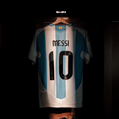 Kay_fcb's profile picture. 💙❤️ There’s only one ☝️ ball, so you need it. || Football Opinions || History & Passion || nkayreal@outlook.com || #Cruyff #Messi_ah #Barca