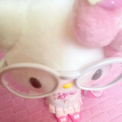 y1qenl's profile picture. 