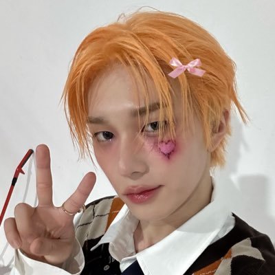 theossunlight's profile picture. no one gets theoseob like i do #FreePalestine🇵🇸