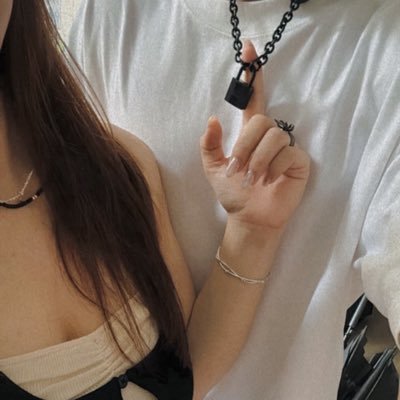 random_luzai's profile picture. 🇪🇺| Dom | iiii | 只有一只唯一的狗狗@EGojig22725 是我想永远保护在身后的小宠物｜有彼此在的地方 都不遠 | 「恶意评论滚远点 烂东西