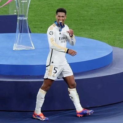Muslim|| A block chain enthusiast 💰📊|| Hustlers ambition|| Football ⚽|| Web 3 📈📉 || @Realmadrid C.F 🤍|| 05 feb 🎉 || @vinijr ♥️ ||
