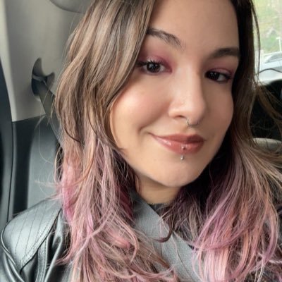 metade mulher metade nothing but thieves e fall out boy. 🏳️🌈