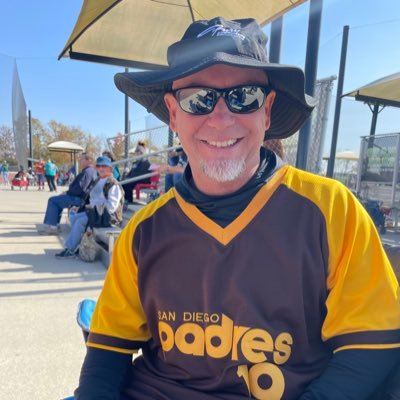 Chief Commercial Officer @watchhometeam- @UCSB & 2x @UofDenver grad ⚽️ junkie @EmorySoftball Dad San Diego born Midwest livin’