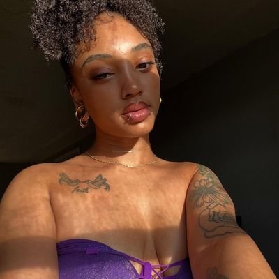 ellasmith298306's profile picture. 