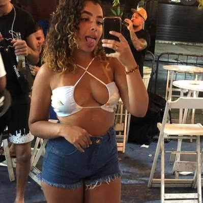 snt0s_emy Profile Picture