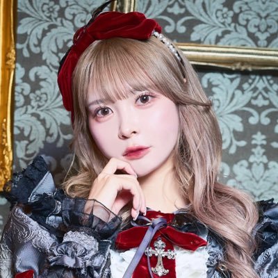 青森県出身🍎 @RAViDAVi_info🤍 SHOWROOM毎日配信 #ホンシメイ してね🥂𓈒𓏸︎︎︎︎