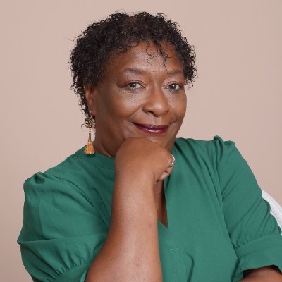 #VoiceOverArtist.... Providing quality voice over for #Commercial, #Medical, #Explainer, and #E-Learning and #Corporate narration.