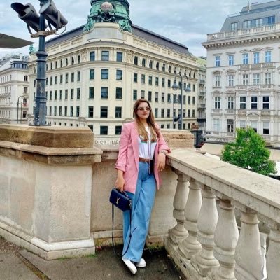 Marketing Director, Economist & A Groundbreaker's Proud Daughter! Always & Forever Team Barjees Tahir. Tweets are my personal opinion. Block trolls with pride.