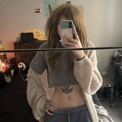 eveetatted2_eve's profile picture. 18 
Tattoo model