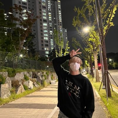 RahasiaNeg61202's profile picture. haters fisika