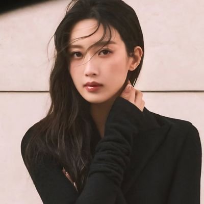 moongayounga's profile picture. Eyes carry untold, silent tales.