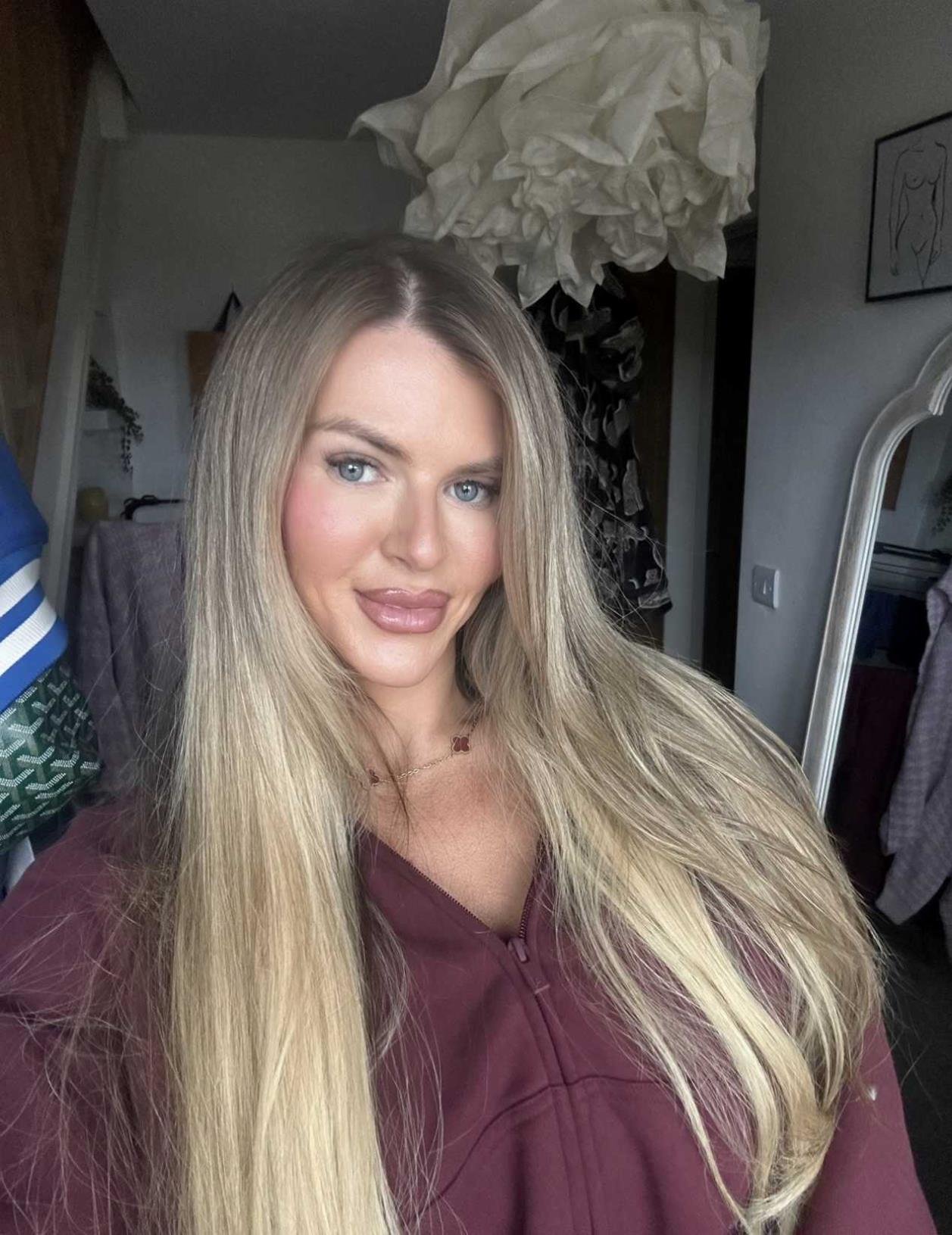 this is my private profile. main profile @Ashleyxblondii