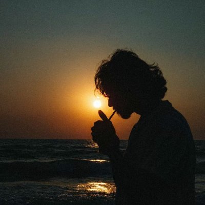 hidden_arash's profile picture. پاییز‌را‌دیدی..؟
 آنان‌که‌رنگ‌عوض‌کردند‌افتادند!🍂️