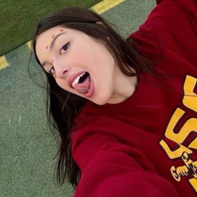 glmoregurl's profile picture. 