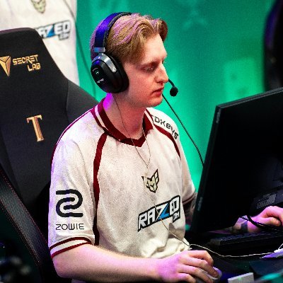 🇸🇪 Professional Counter-Strike player and IGL for @heroicgg Represented by jw@wagency.org
