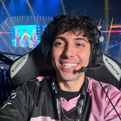 Posting about my thoughts, health, and God ❤️ Main: @ExplosiveGyro
