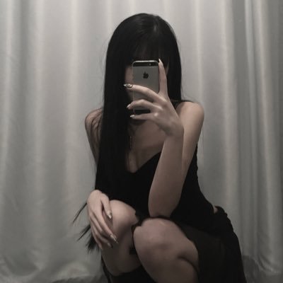 eonie_o's profile picture. 피팅모델일하는옷조아여성𓈓 ݁₊ ⊹ . ݁˖ .                            이 계정과 인스타빼고는 다 도용입니다