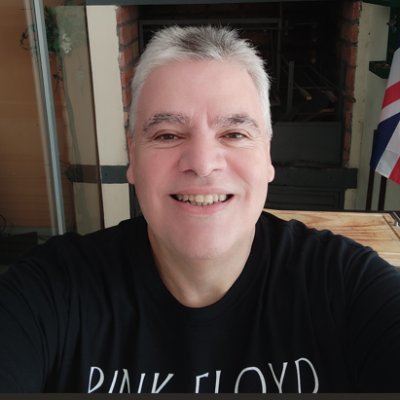 Humanista, liberconservador, cientificista, floydiano y olimpista.