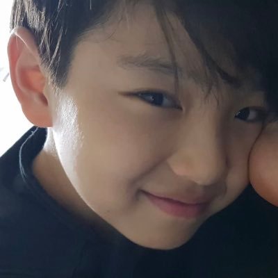 Xiisansys's profile picture. 我爱很多人。