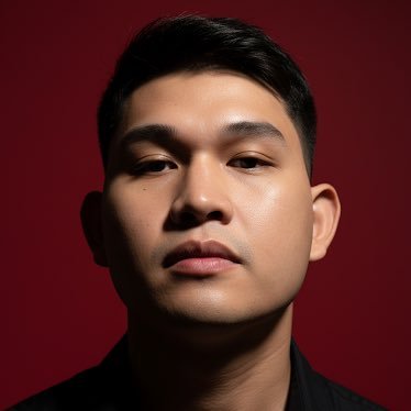 tellemyves's profile picture. 