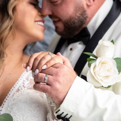 DunriteGlobal's profile picture. married couple , gringo and the Colombiana