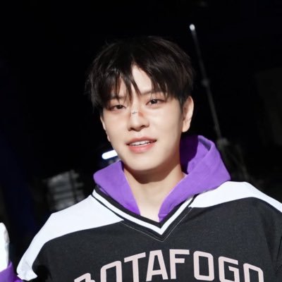 you're why i'm sitting here making up songs in my room — #한지성