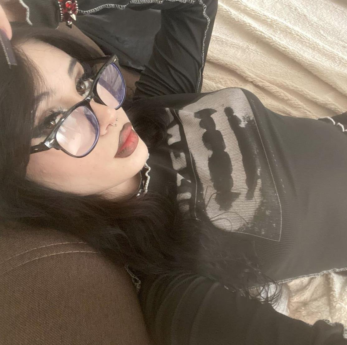 My main... send me a dm dont be shy
@ashley_duskveil