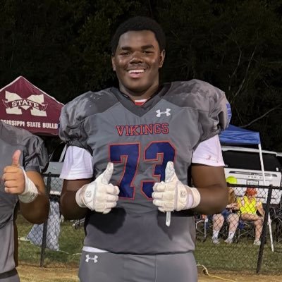 Dez641776382157's profile picture. 6’5 | 250 | Right Tackle | North Pontotoc Highschool | 5.5 40 time | 3.6 GPA | CO: 2027