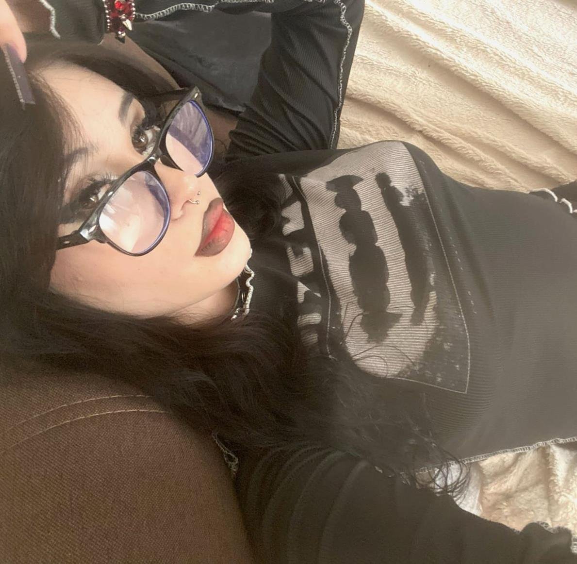 DorisMeaga61451's profile picture. 18 🖤 not my main, just a little extra 🌙