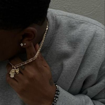 abrahamvart08's profile picture. 