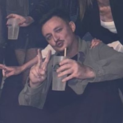 Elpichhichi's profile picture. @FcNantes/Foot/MMA/Theatre/Cuisine