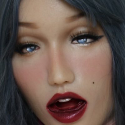 AinaAsakawa's profile picture. キラキラの瞳。 左の頬にホクロがあります。