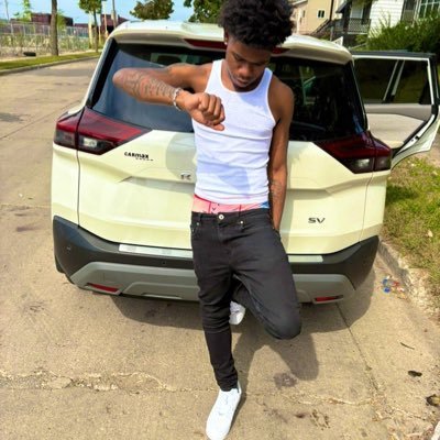 3300vonn's profile picture. really rich 🫶🏾 #girldad💞 #18orolderionwantnunyoung .. hn ion wanna buy yo weak ass content 😂 I LOVE FEMALES & 🐱 ONLY💯🫶🏾