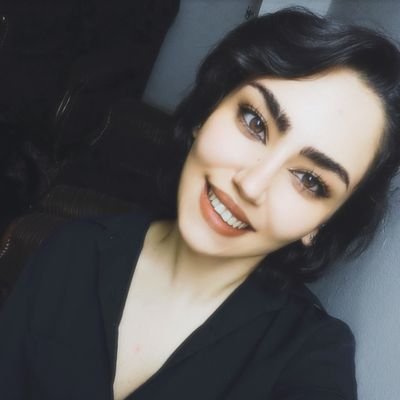 Mahyasnj's profile picture. 🦢🖤