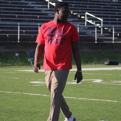 JHoward998's profile picture. #Hinds21 Lanier alumni H-back Tight End coach @ Forest Hill High School 🏈