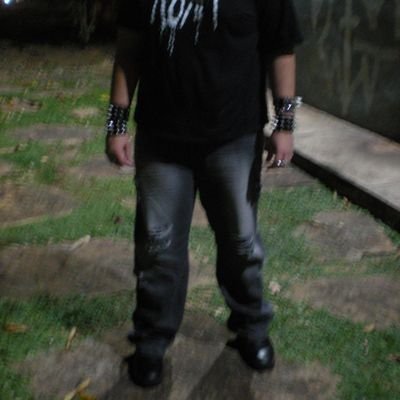 apreciador de junji ito e horror analógico
numetaleiro
a beira da loucura, completamente biruto