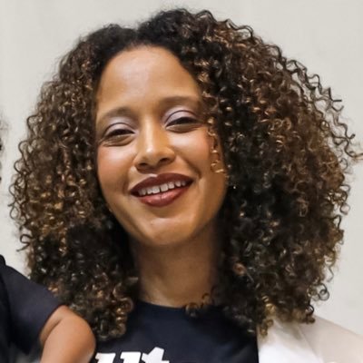 Mãe da Flora, advogada criminalista e a Deputada Estadual mais votada do 🇧🇷pela @bfeministapsol em SP.