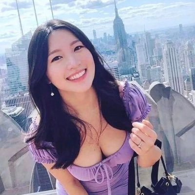 CastroWei56813's profile picture. 