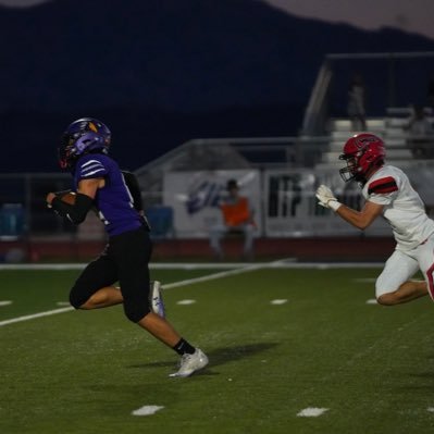 CarterDevett14's profile picture. Lake Havasu High School • 🏈⚽️ @CoachRFreeland • 6’0 170 Wr/Cb • Class of 2027 • NCAA ID: 2410422190 • 4.0 GPA • 📞928-412-6437 • ✉️carteredevett07@yahoo.com
