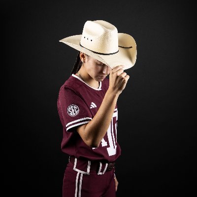 JennaCaldera2's profile picture. Texas A&M Commit / Athletics Mercado Smith 18u / 2027 Middle Infielder / IG - @jenna_caldera