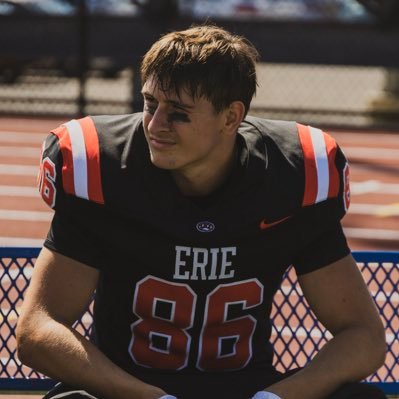 6’3 210lbs 3.7 GPA TE 1 at Erie community College | phone number: 716-547-2528 | email: aaronwit7@gmail.com